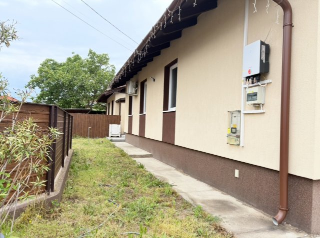 Eladó ikerház, Szigetszentmiklóson 76.99 M Ft, 4 szobás