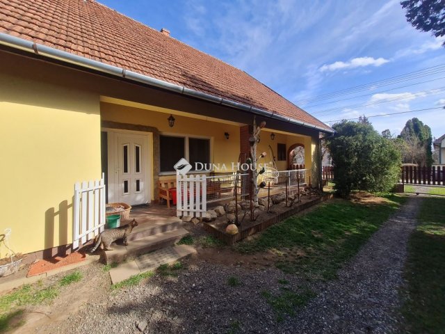 Eladó családi ház, Balatonendréden 139.9 M Ft, 4 szobás