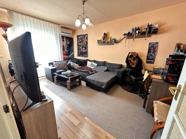 Eladó panellakás, Pécsett, Varsány utcában 32.9 M Ft, 2 szobás