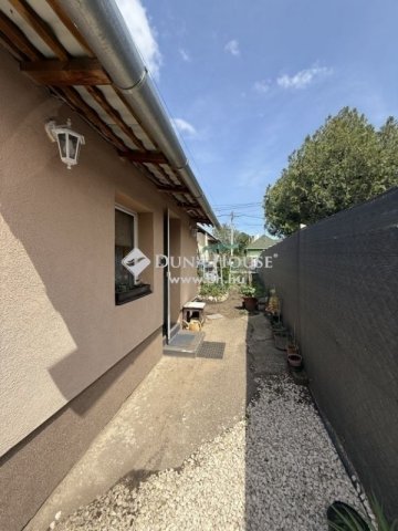 Eladó családi ház, Vecsésen 42.9 M Ft, 3 szobás