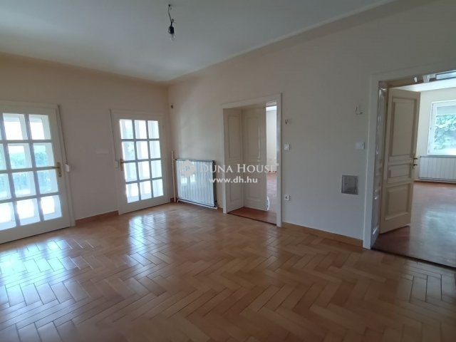 Eladó családi ház, Kecskeméten 107.9 M Ft, 3 szobás