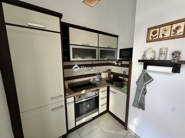Kiadó téglalakás, albérlet, Pécsett 160 E Ft / hó, 1 szobás