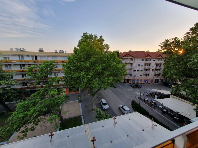 Eladó téglalakás, Békéscsabán 42.9 M Ft, 2+1 szobás