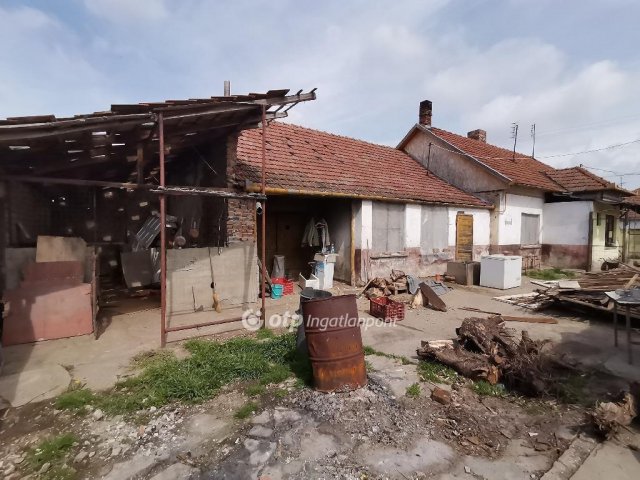 Eladó családi ház, Békéscsabán 15.4 M Ft, 2+1 szobás