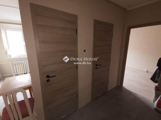 Eladó panellakás, Kecskeméten 46 M Ft, 2 szobás