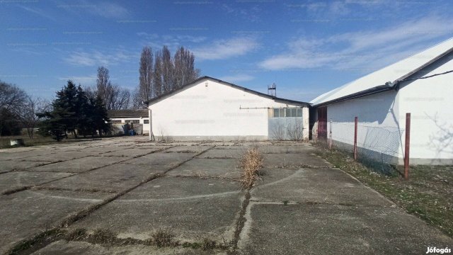 Eladó ipari ingatlan, Koroncón 112 M Ft / költözzbe.hu