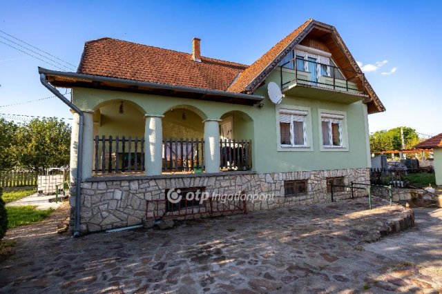 Eladó családi ház, Monostorapátin 90 M Ft, 5+1 szobás