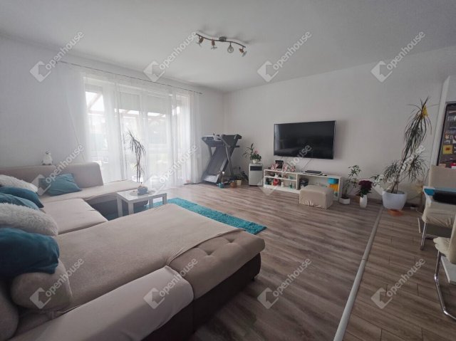 Eladó sorház, Győrött 79 M Ft, 4 szobás / költözzbe.hu