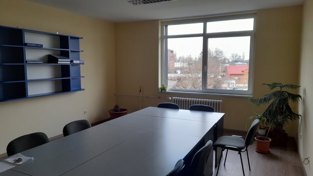 Kiadó iroda, Debrecenben, Vágóhíd utcában 705 E Ft / hó