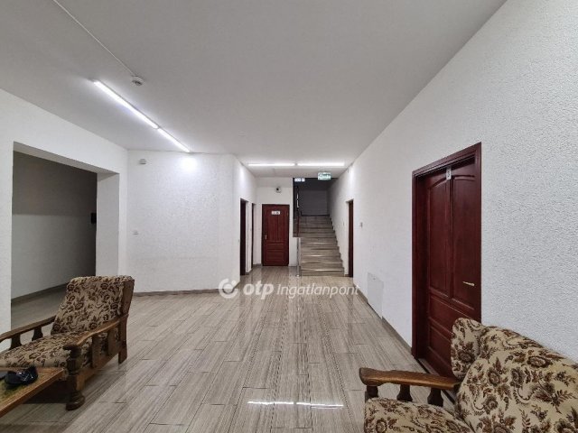 Eladó hotel, Ágasegyházán 179 M Ft, 15 szobás