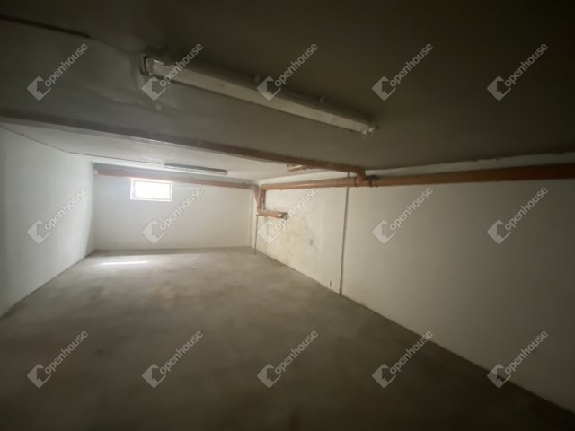 Kiadó garázs, Győrött 40 E Ft / hó / költözzbe.hu