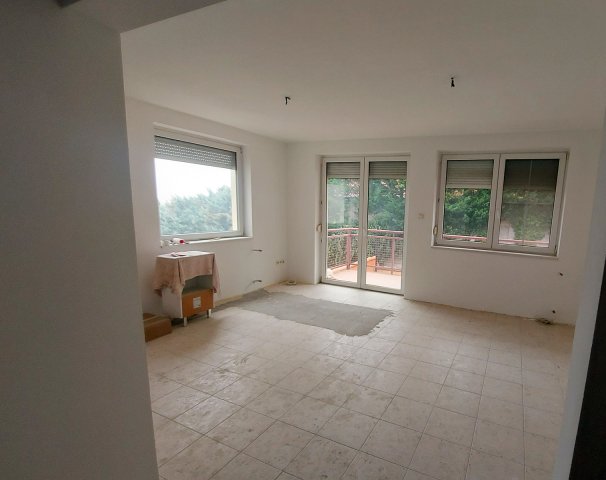 Eladó téglalakás, Pécsett, Szőlő utcában 76 M Ft, 4+1 szobás