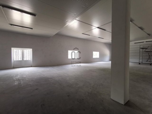 Kiadó ipari ingatlan, Lakitelken 966 E Ft / hó