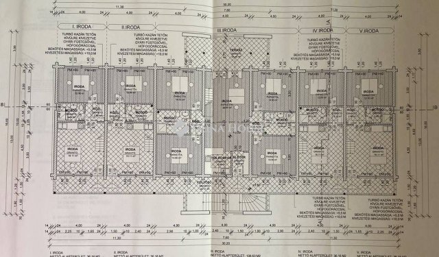 Eladó családi ház, Siófokon 199.9 M Ft, 13 szobás