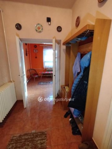 Eladó családi ház, Pécsett 52 M Ft, 3 szobás
