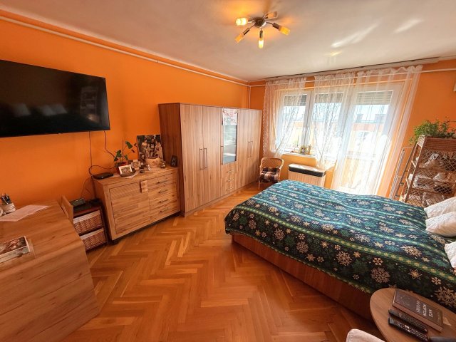 Eladó téglalakás, Pécsett 39.9 M Ft, 2 szobás