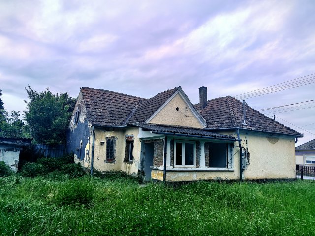 Eladó családi ház, Hahóton 5.5 M Ft, 2 szobás