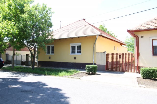 Eladó családi ház, Hatvanban 69.9 M Ft, 2 szobás