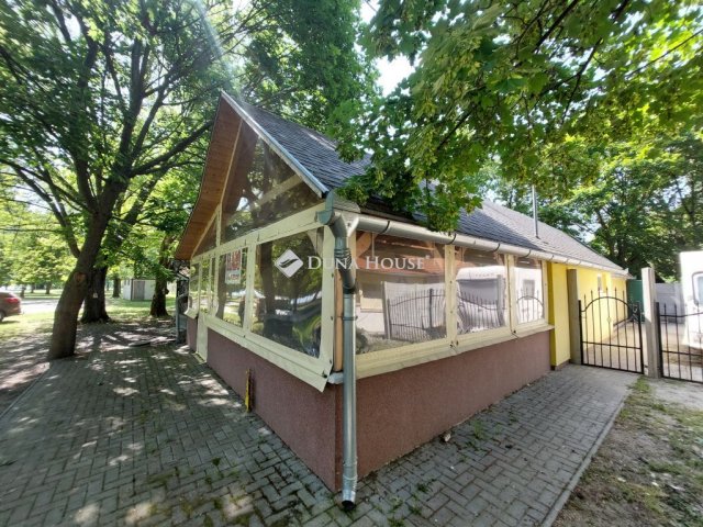 Eladó nyaraló, Faddon 42 M Ft, 4 szobás / költözzbe.hu
