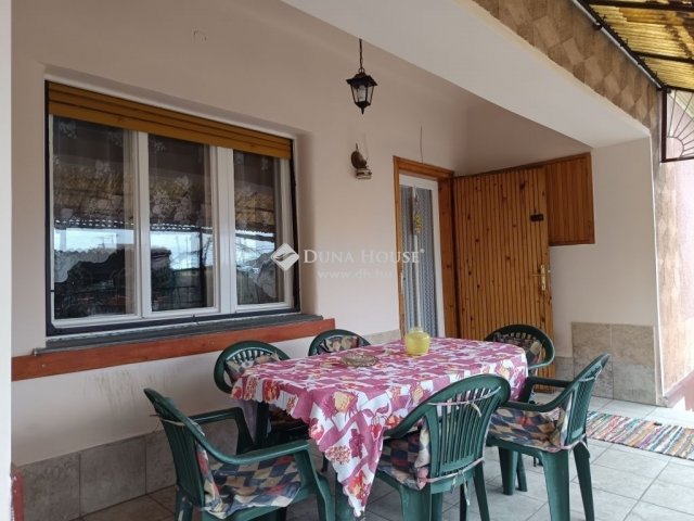 Eladó családi ház, Abonyban 40 M Ft, 4 szobás