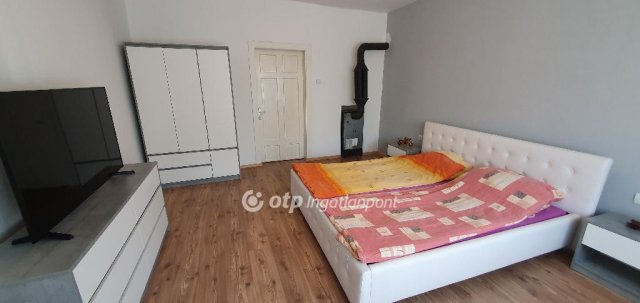 Eladó családi ház, Devecseren 24.9 M Ft, 2+1 szobás