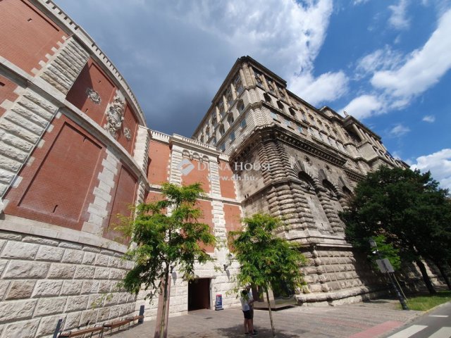 Eladó téglalakás, Budapesten, I. kerületben 94.9 M Ft, 2 szobás