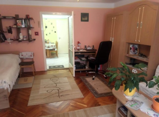 Eladó családi ház, Esztergomban 54.9 M Ft, 3 szobás