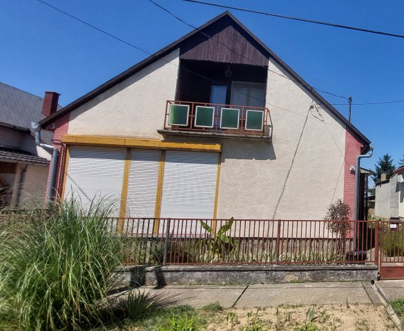 Eladó családi ház, Dombóváron, Búzavirág utcában 34.5 M Ft