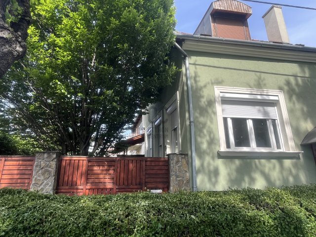 Eladó családi ház, Sopronban 97 M Ft, 6 szobás