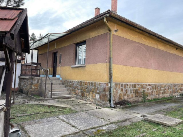 Eladó családi ház, Pilisvörösváron 69.9 M Ft, 3 szobás