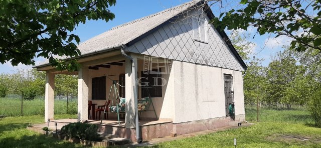 Eladó nyaraló, Siófokon 27 M Ft, 2 szobás / költözzbe.hu
