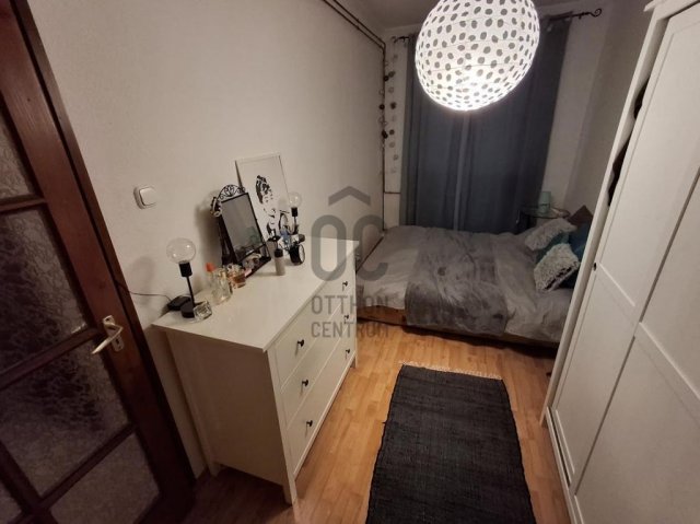 Eladó panellakás, Cegléden 39.9 M Ft, 4 szobás