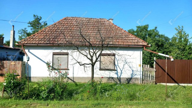 Eladó családi ház, Nagykörűn 14.9 M Ft, 2 szobás