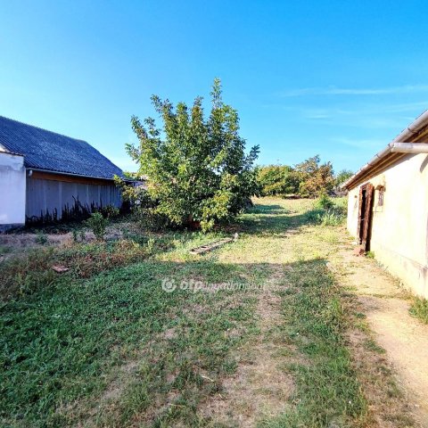 Eladó családi ház, Győrött, Hegyalja utcában 24.9 M Ft