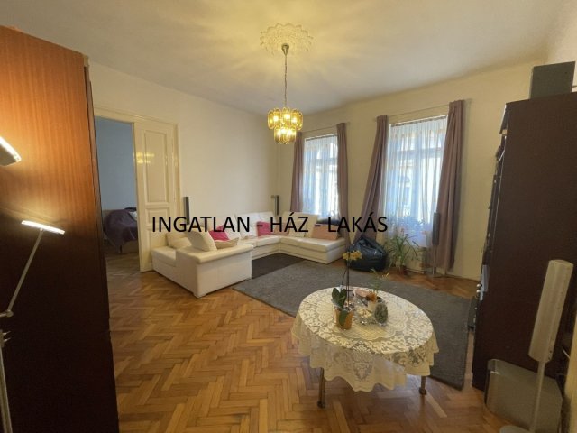 Eladó téglalakás, Budapesten, VI. kerületben 98.9 M Ft, 3 szobás