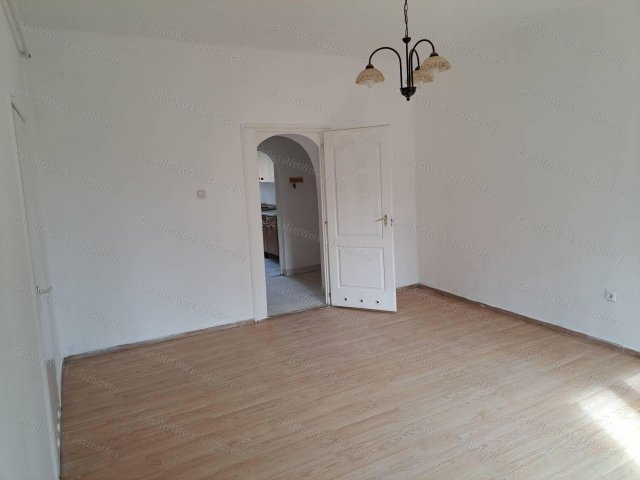 Eladó téglalakás, Veszprémben 53.9 M Ft, 3 szobás