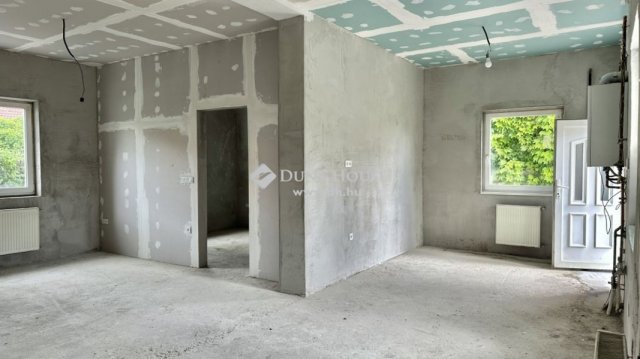 Eladó családi ház, Budapesten, XVIII. kerületben 99.9 M Ft