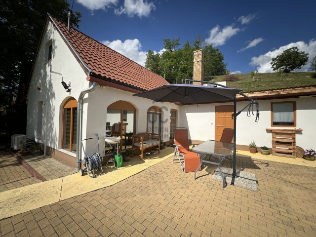 Eladó családi ház, Hőgyészen 26 M Ft, 2 szobás