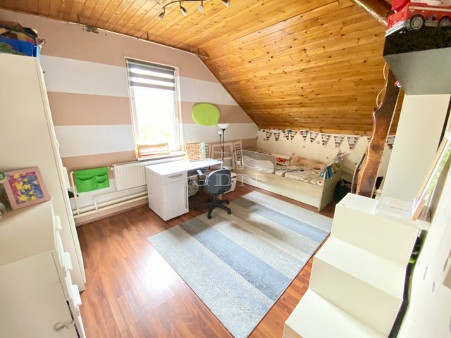 Eladó családi ház, Százhalombattán 99.9 M Ft, 7 szobás