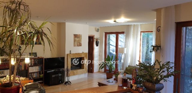 Eladó sorház, Szentendrén 219 M Ft, 6+1 szobás
