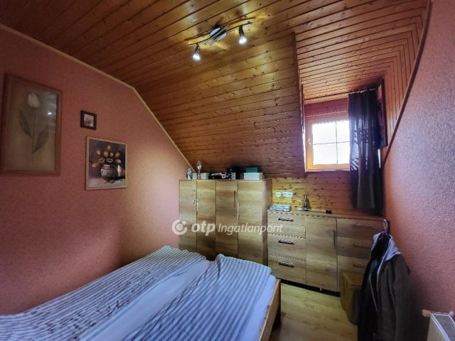 Eladó családi ház, Zamárdiban 175 M Ft, 6+3 szobás