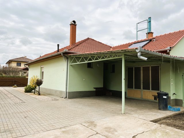 Eladó családi ház, Kecskeméten 98 M Ft, 4 szobás