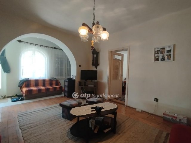 Eladó családi ház, Szekszárdon 34.9 M Ft, 3 szobás