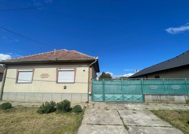 Eladó családi ház, Bagon 46.99 M Ft, 3 szobás
