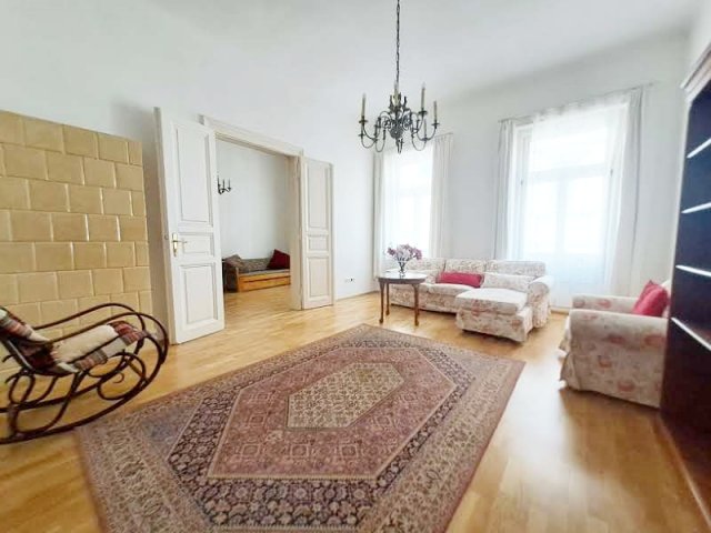 Eladó téglalakás, Budapesten, V. kerületben 129.9 M Ft, 3 szobás