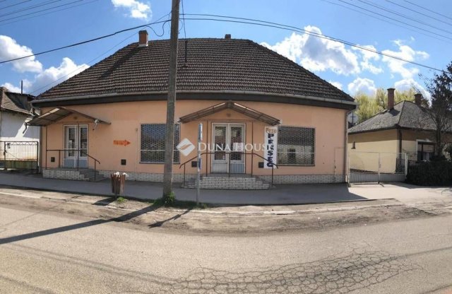 Eladó üzlethelyiség, Jászladányon, Kossuth Lajos utcában