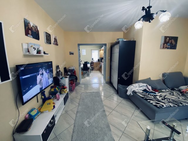 Eladó családi ház, Szegeden 85.99 M Ft, 5 szobás