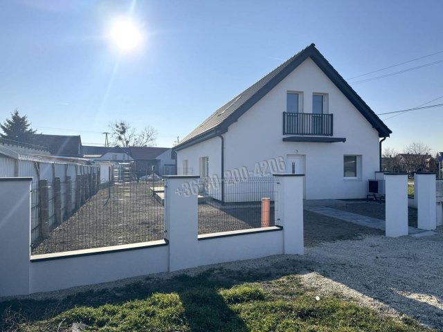 Eladó ikerház, Hegyeshalomban 62.5 M Ft, 4 szobás