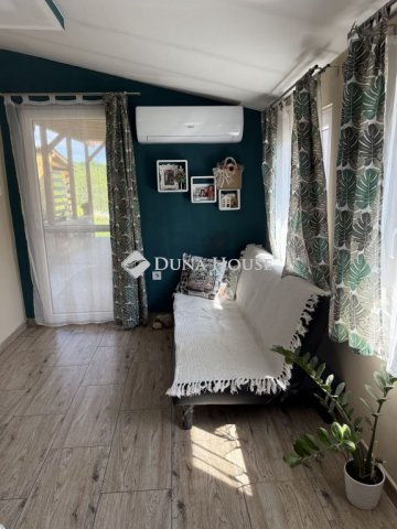 Eladó családi ház, Pécsett 39.9 M Ft, 2 szobás