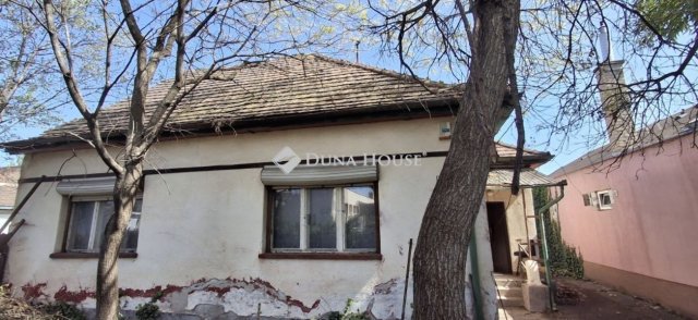 Eladó családi ház, Budapesten, XX. kerületben 53 M Ft, 2 szobás